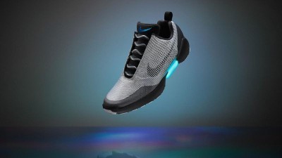 Nike представила самошнурующиеся кроссовки для массового потребителя