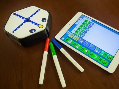 Робот Root создан для обучения детей программированию